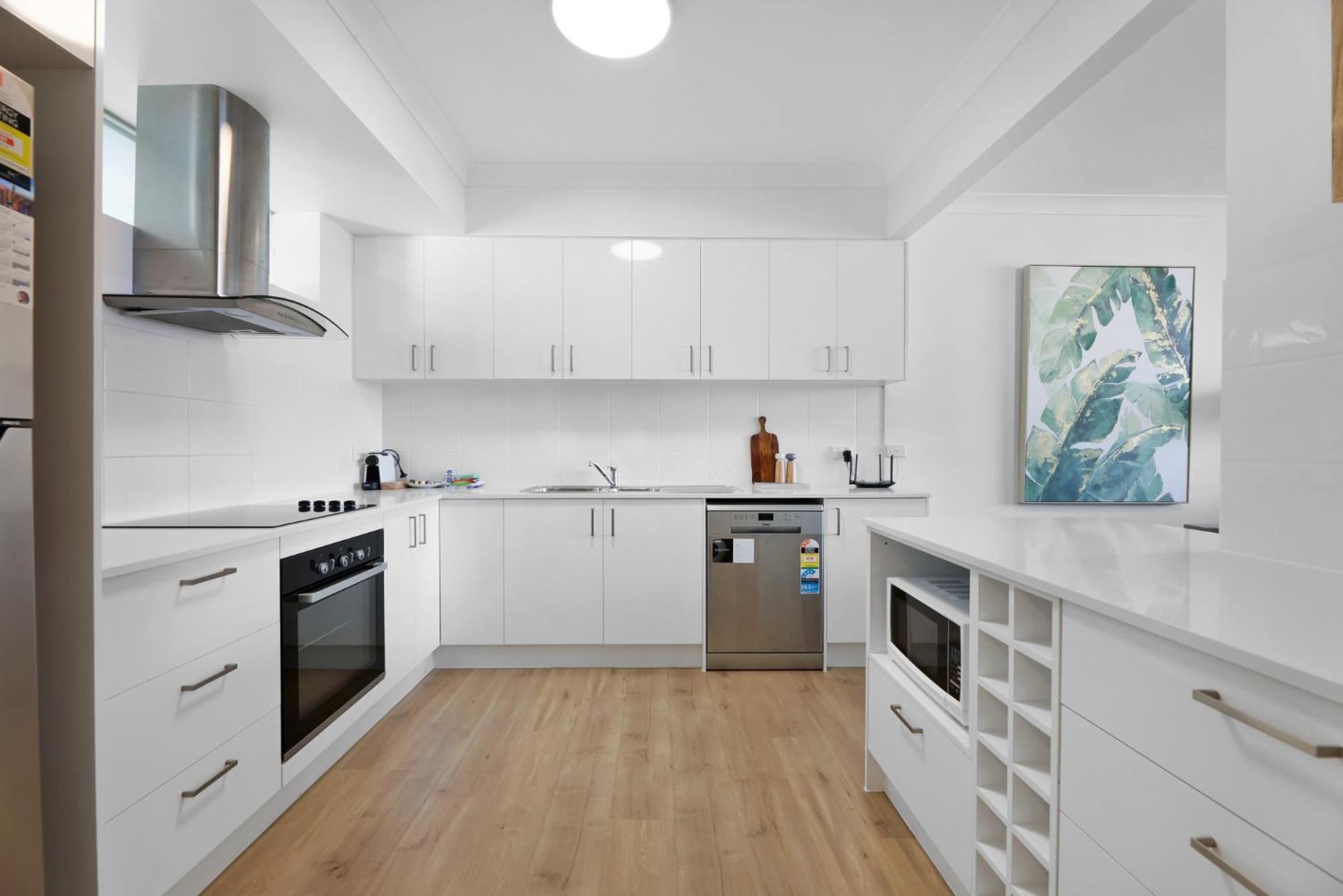 Ocean View 2-bed With Pool, Tennis Court & Bbq Apartment